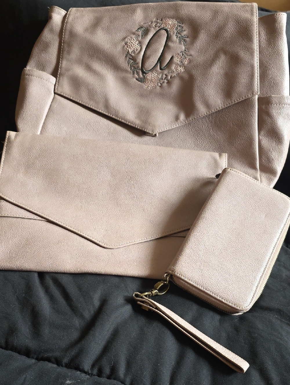 Thirty-One Monogrammed Envelope Crossbody & Wallet And Laptop Case - Blush